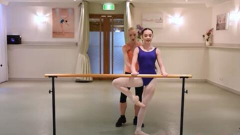 成人芭蕾舞抬腿视频大全,视频大全精选  第1张