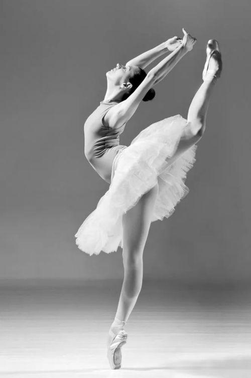 成人芭蕾舞抬腿视频大全,视频大全精选  第2张